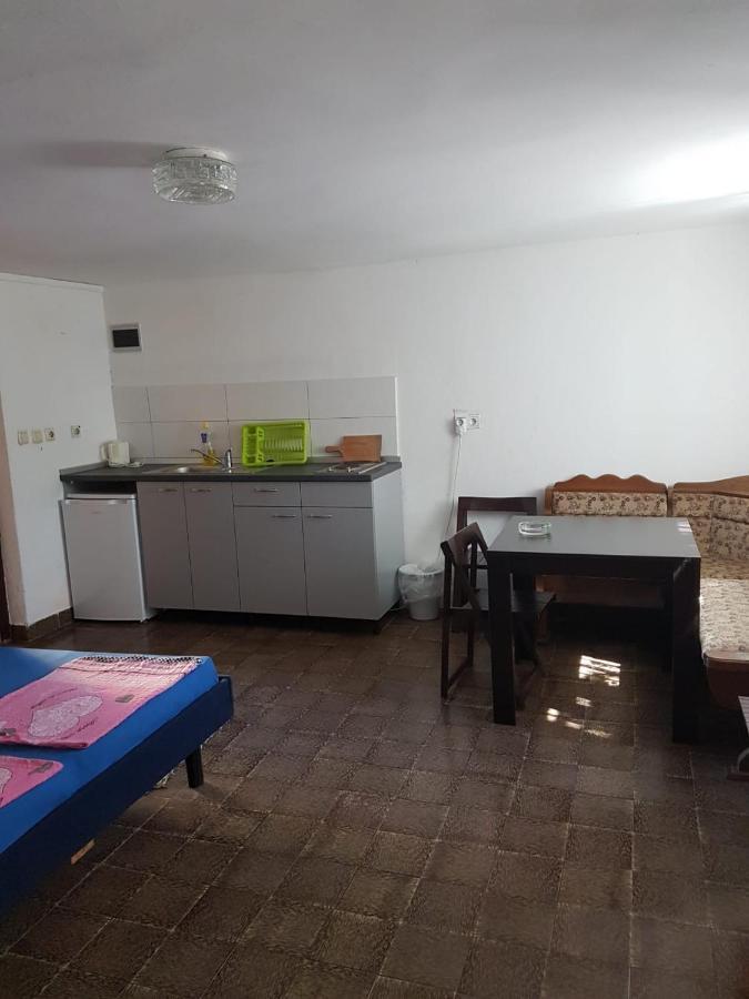 App-Amelijas Apartment Zambratija  Exterior photo