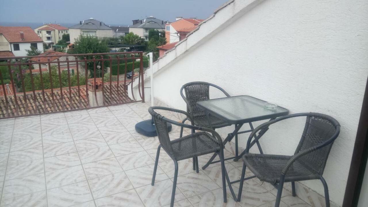 App-Amelijas Apartment Zambratija  Exterior photo